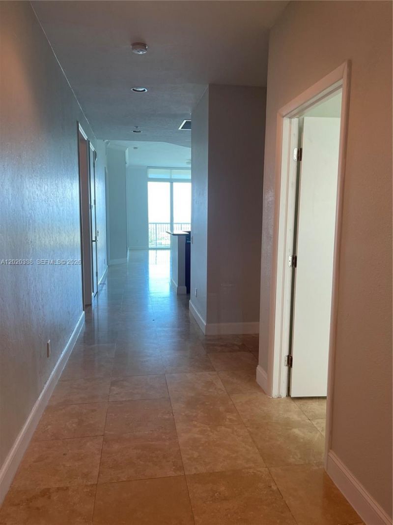 14951 Royal Oaks Ln, Unit 2606, North Miami, FL 33181 Photo