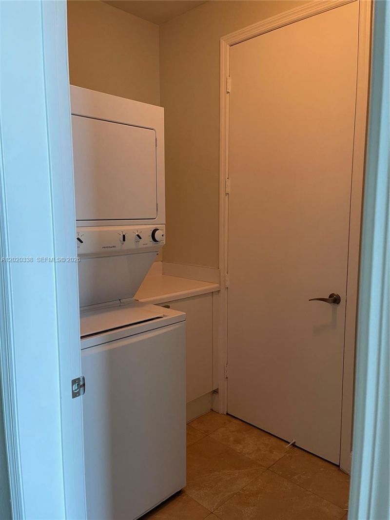 14951 Royal Oaks Ln, Unit 2606, North Miami, FL 33181 Photo