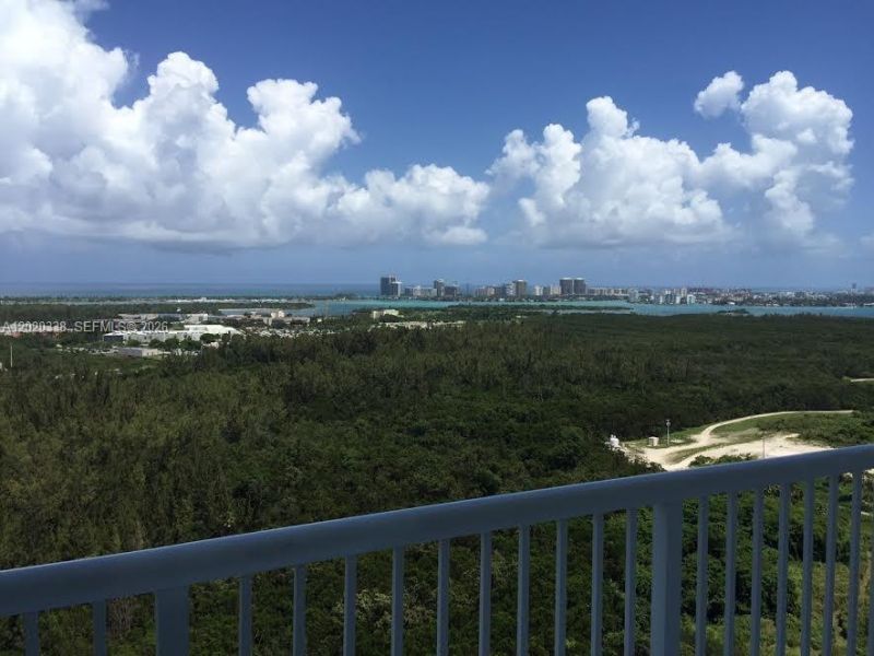 14951 Royal Oaks Ln, Unit 2606, North Miami, FL 33181 Photo