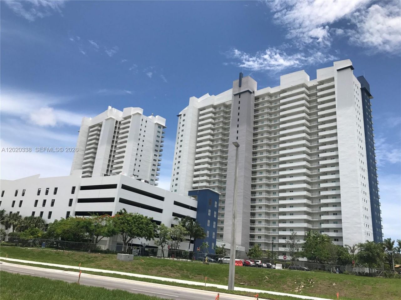 14951 Royal Oaks Ln, Unit 2606, North Miami, FL 33181 Photo