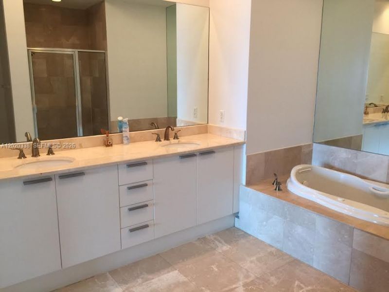 14951 Royal Oaks Ln, Unit 2606, North Miami, FL 33181 Photo