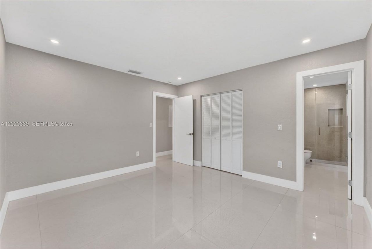 2221 NW 170th St , Miami Gardens, FL 33056 Photo