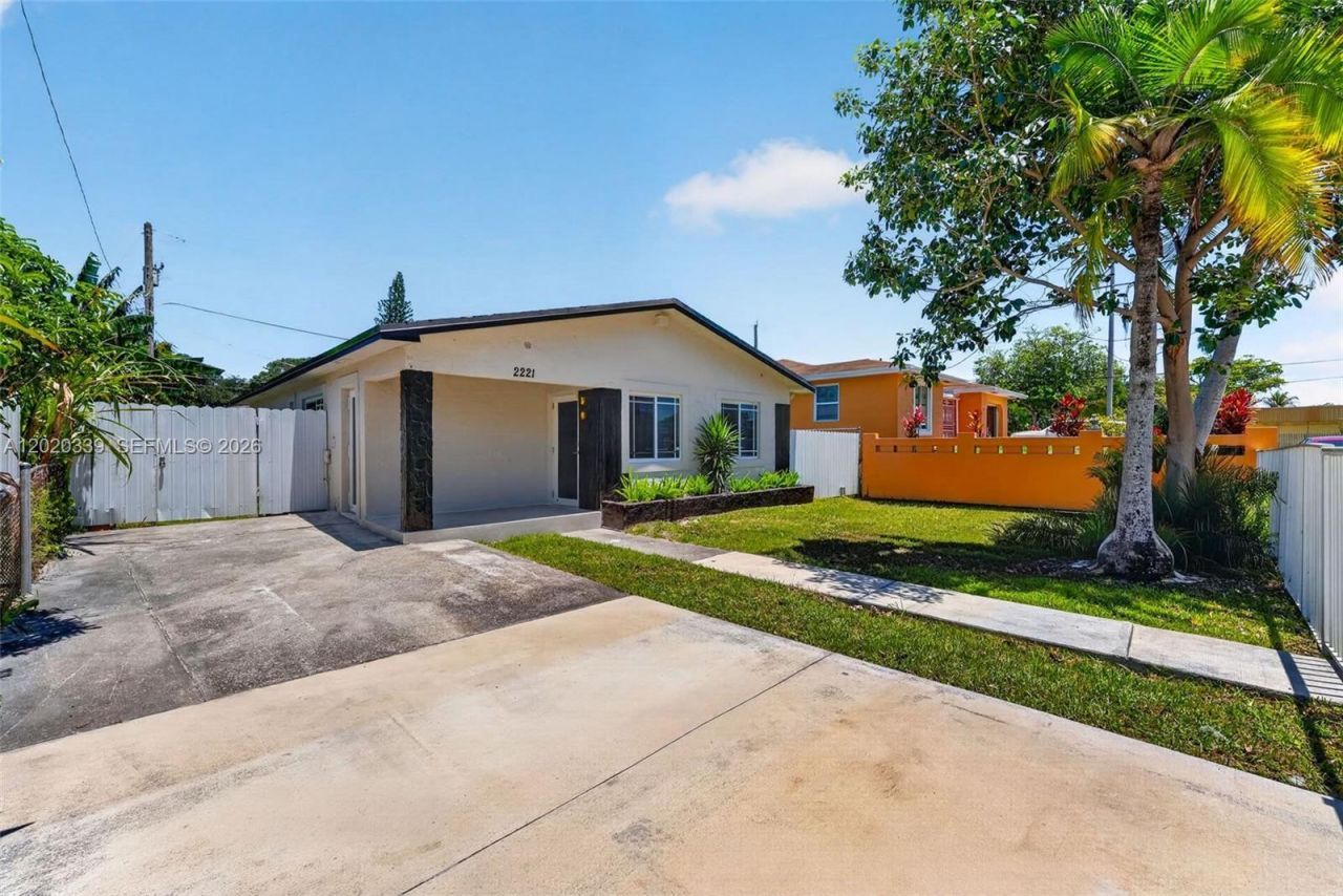 2221 NW 170th St , Miami Gardens, FL 33056 Photo