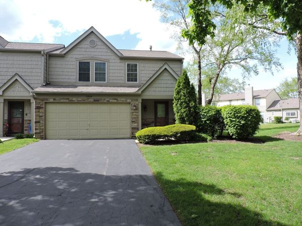 1334 Gloucester Circle , Carol Stream, IL 60188