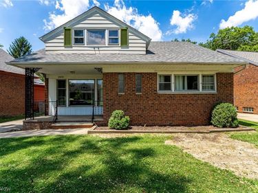 24111 Edgehill Drive , Beachwood, OH 44122
