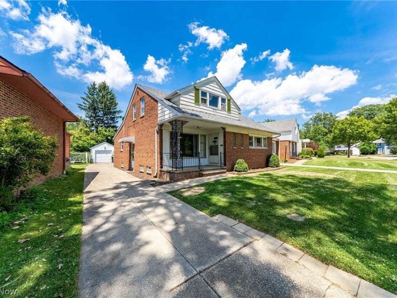 24111 Edgehill Drive, Beachwood, OH 44122 Photo 3