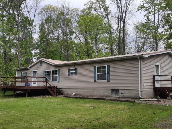 1720 Pilgrim Lane , Linesville, PA 16424