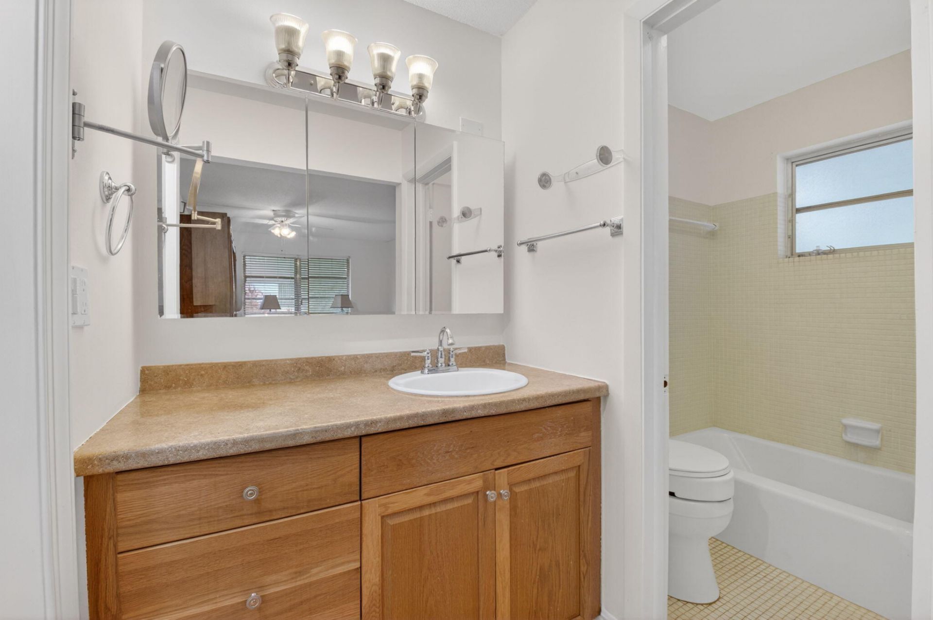 172 High Point Terrace W, Unit D, Delray Beach, FL 33445 Photo