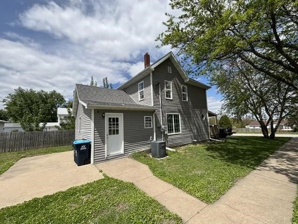 411 E Jayne St., Lone Tree, IA 52755