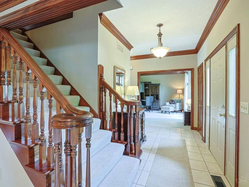 638 Primrose Lane, Tipp City, OH 45371 Photo 2
