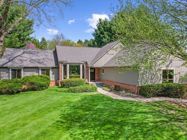 1693 Havenshire Lane, Brighton, MI 48114