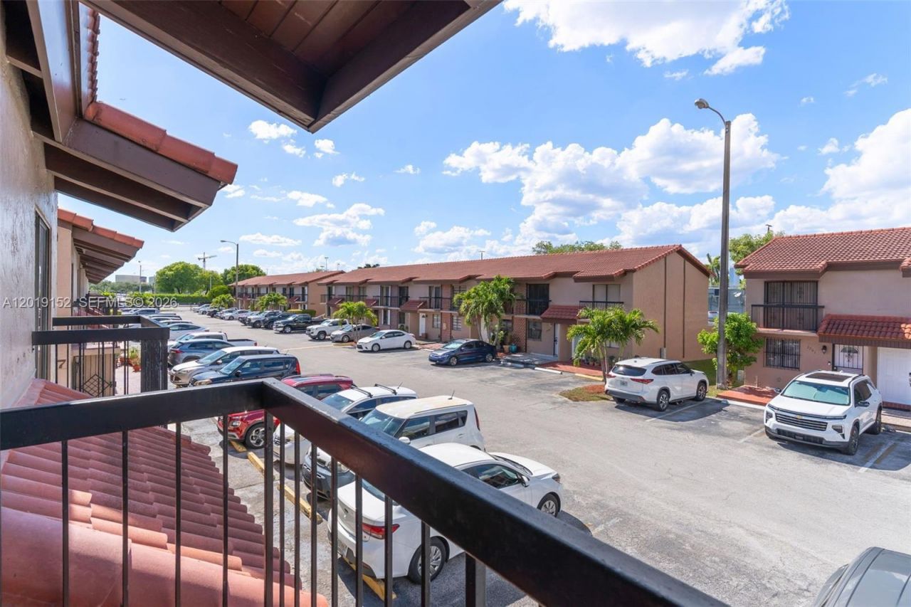 1811 SW 107th Ave , Unit 2302, Miami, FL 33165 Photo