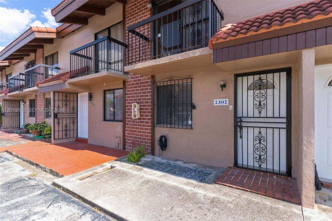 1811 SW 107th Ave , Unit 2302, Miami, FL 33165 Photo