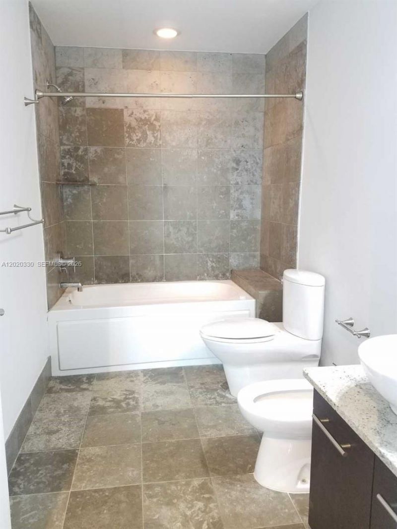 3029 NE 188th St, Unit 323, Aventura, FL 33180 Photo
