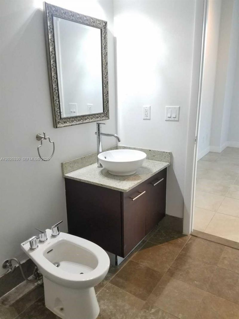 3029 NE 188th St, Unit 323, Aventura, FL 33180 Photo