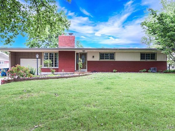 819 Renee Lane, St Louis, MO 63141