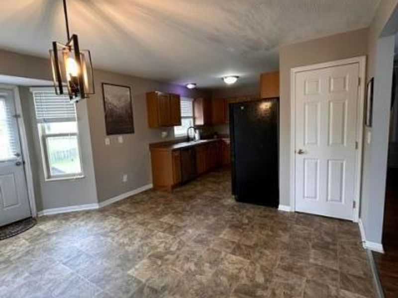40 W Twin Maple Avenue , Lithopolis, OH 43136 Photo 10