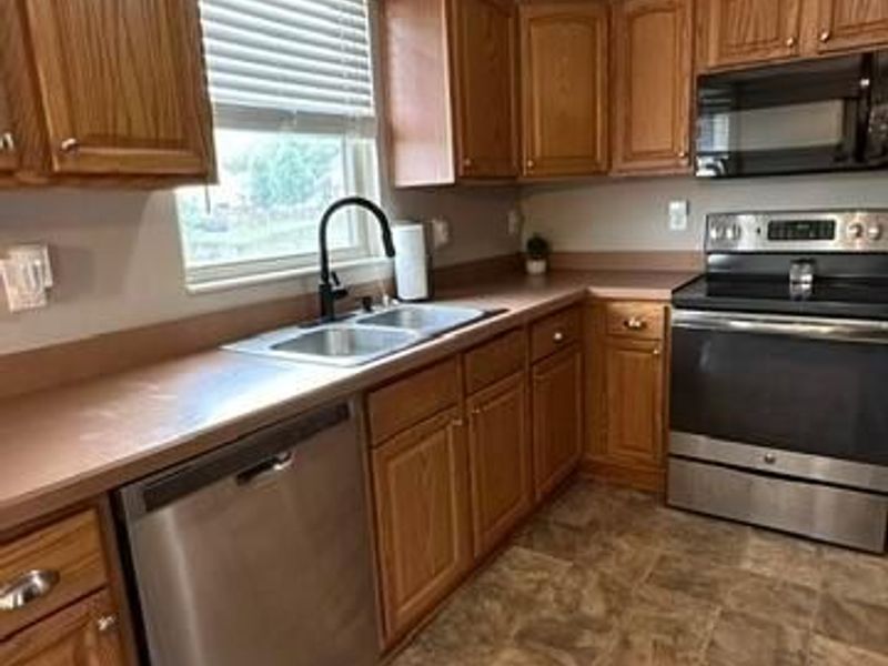 40 W Twin Maple Avenue , Lithopolis, OH 43136 Photo 15