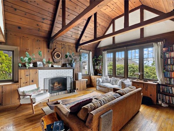 1560 Galen Drive, Laguna Beach, CA 92651