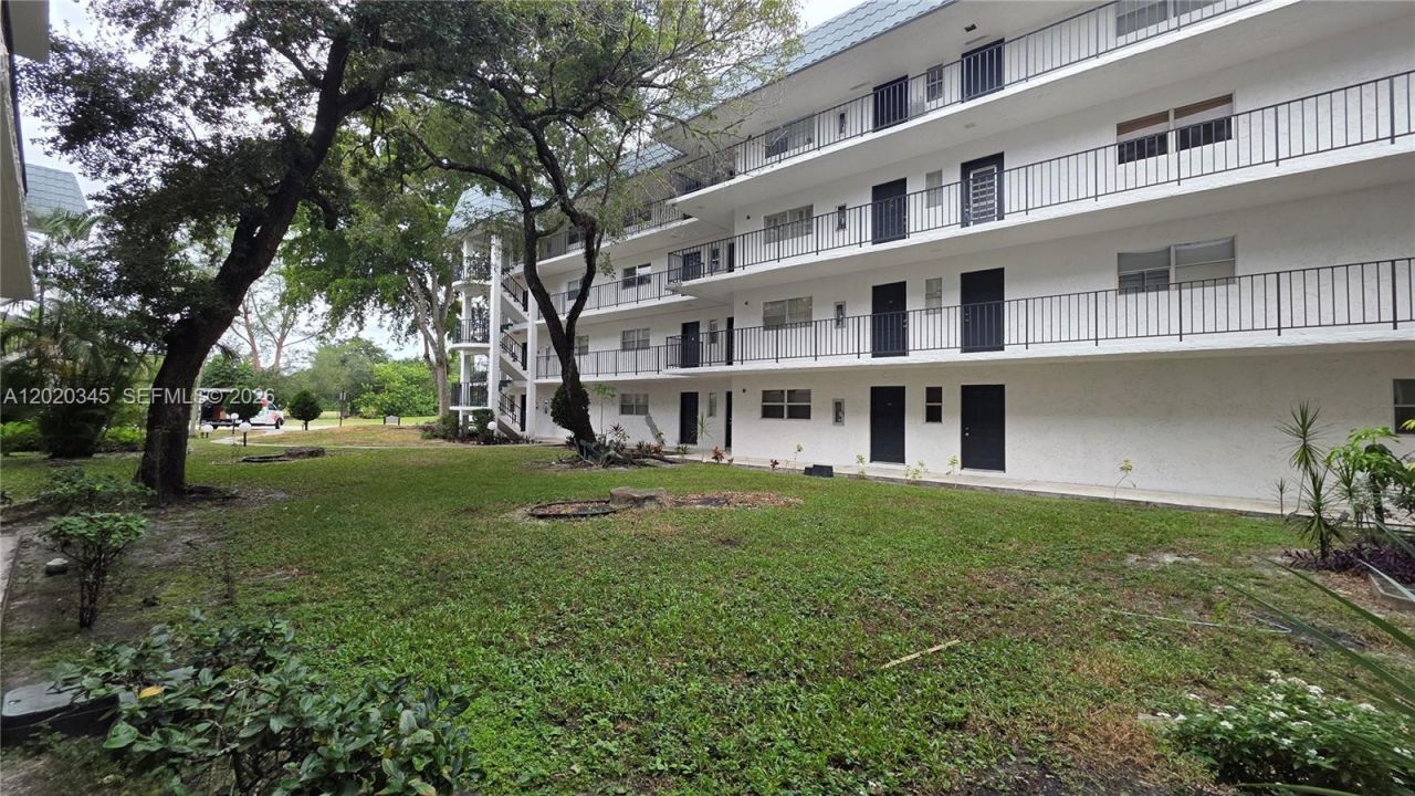 3360 Spanish Moss Ter, Unit 104, Lauderhill, FL 33319 Photo