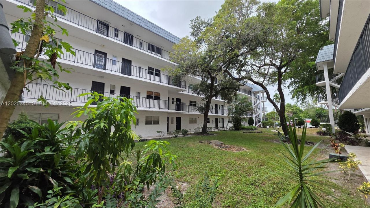 3360 Spanish Moss Ter, Unit 104, Lauderhill, FL 33319 Photo