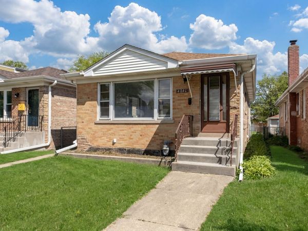 4846 W Foster Avenue , Chicago, IL 60630