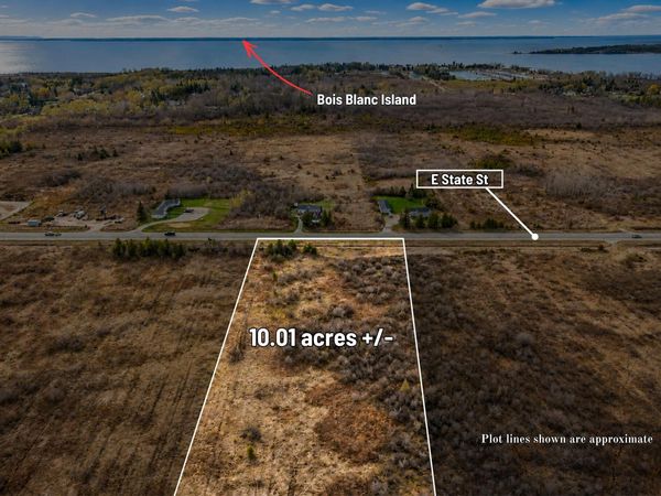 1734 E State Street, Cheboygan, MI 49721