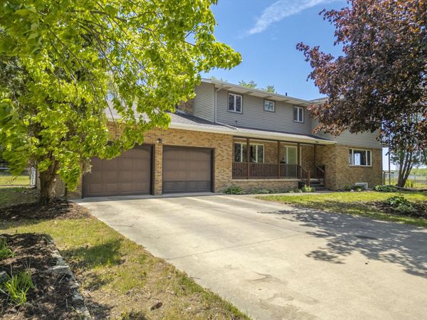 1011 W 1st Street, Sumner, IA 50674