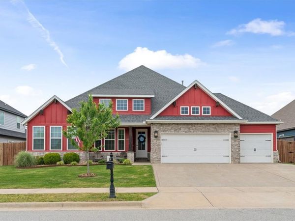 980 Silver Maple Street , Centerton, AR 72719