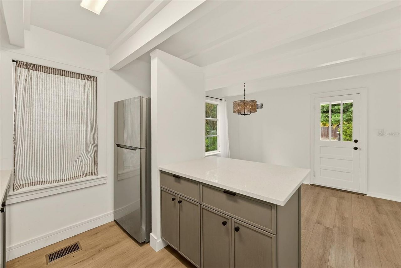 925 16th Avenue N, Saint Petersburg, FL 33704 Photo