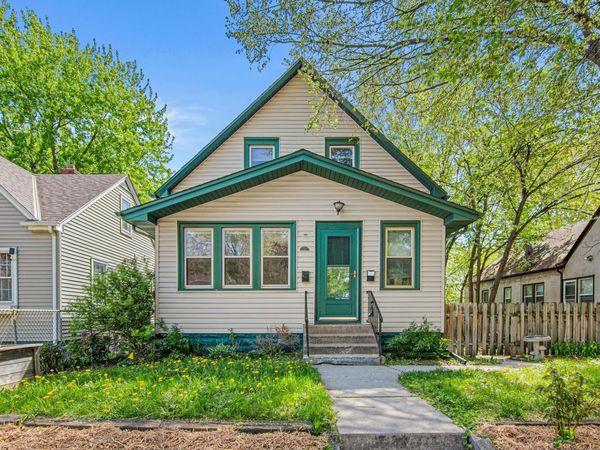 3236 James Avenue N, Minneapolis, MN 55412