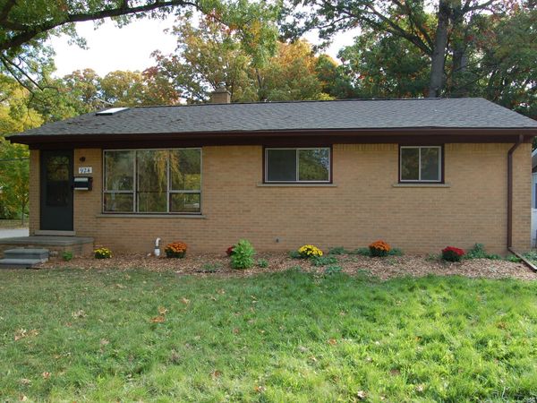 924 N Maple Road, Ann Arbor, MI 48103
