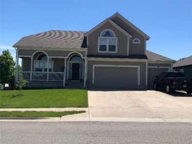 1501 Johnston Drive, Raymore, MO 64083