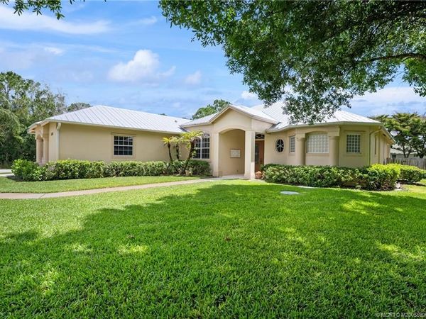 1106 SW Thoreau Court, Palm City, FL 34990