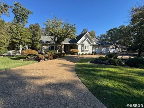 16 HERALDIA Lane, Hot Springs Village, AR 71909