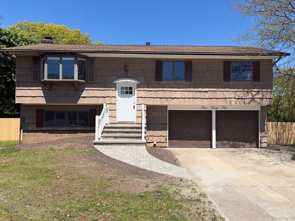 335 Babylon Street , Islip Terrace, NY 11752
