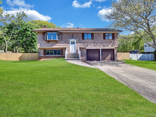 335 Babylon Street , Islip Terrace, NY 11752