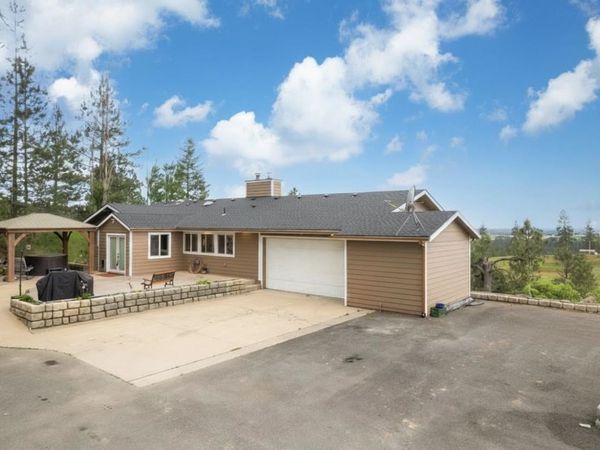 16630 E Foothills Dr, Spokane, WA 99217