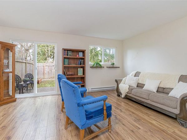 495 First Ave W, Unit 8, Qualicum Beach, BC V9K 1P1