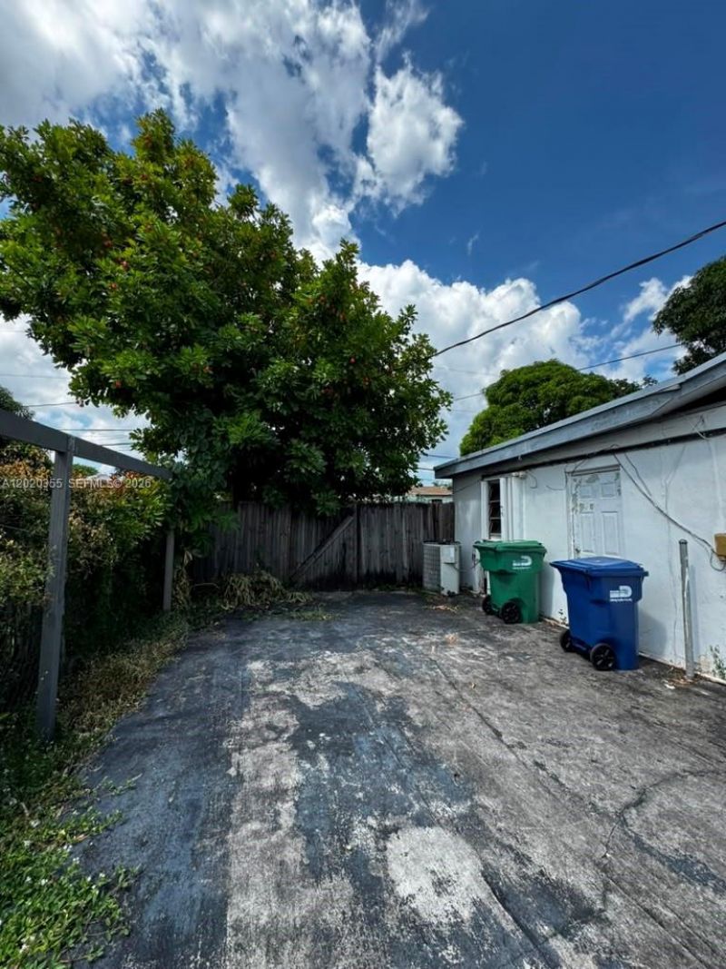 1251 NW 190th St, Miami Gardens, FL 33169 Photo