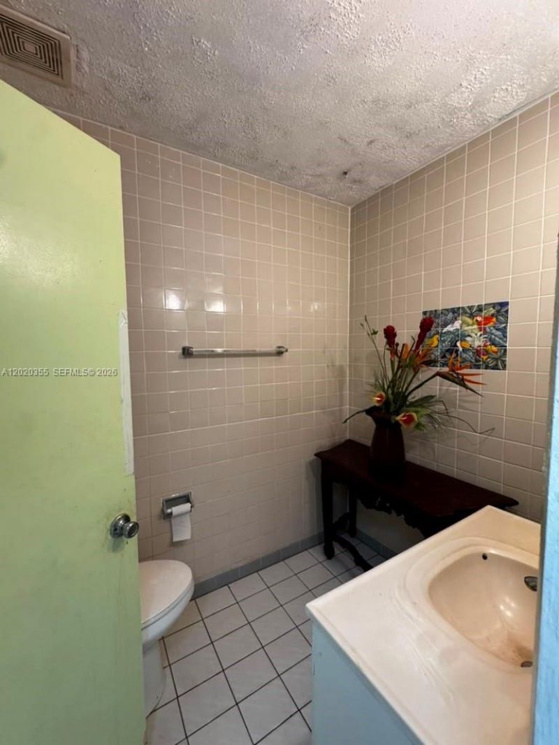 1251 NW 190th St, Miami Gardens, FL 33169 Photo
