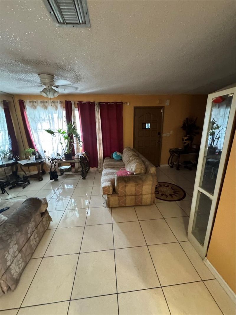 1251 NW 190th St, Miami Gardens, FL 33169 Photo