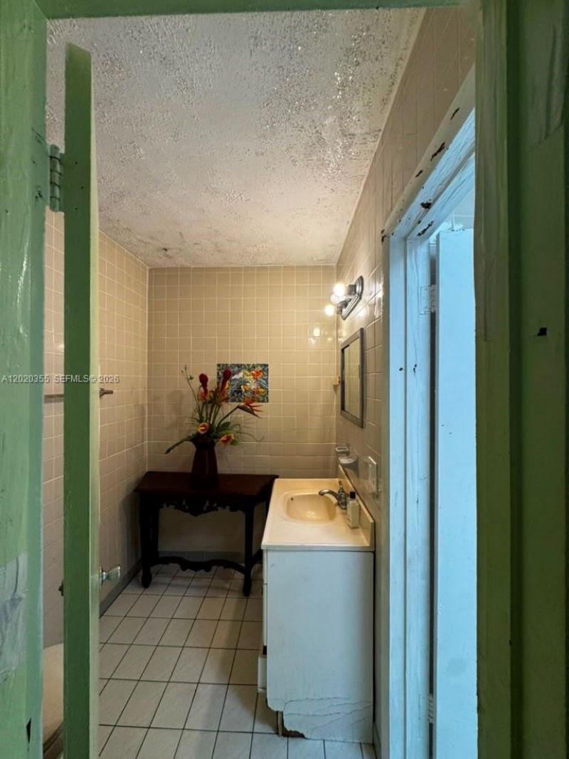1251 NW 190th St, Miami Gardens, FL 33169 Photo