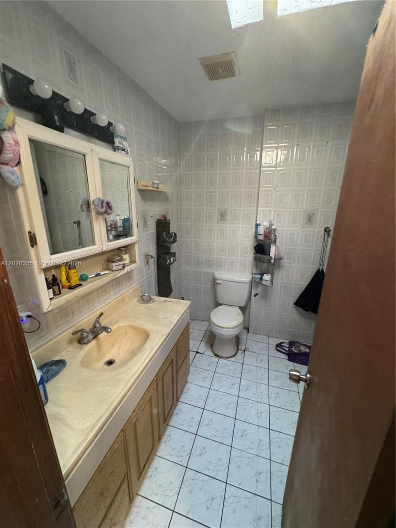 1251 NW 190th St, Miami Gardens, FL 33169 Photo