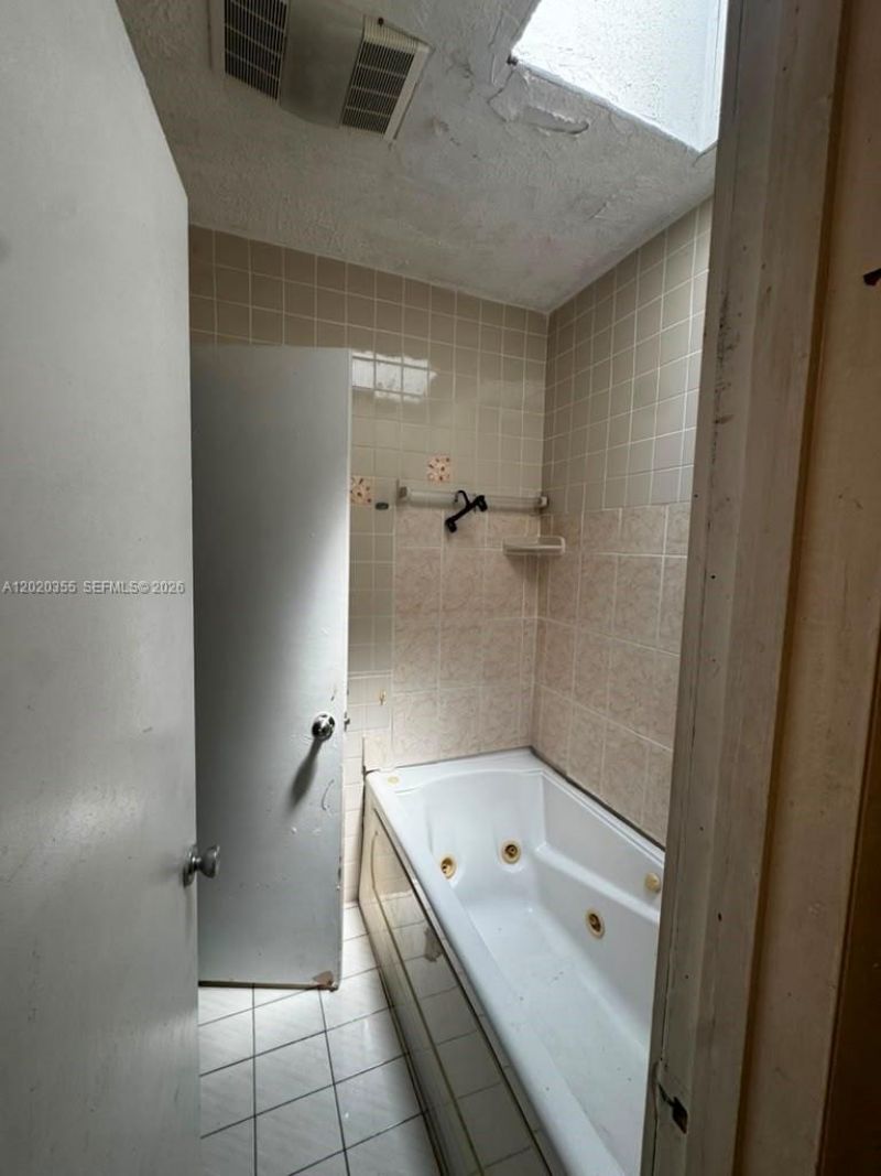 1251 NW 190th St, Miami Gardens, FL 33169 Photo