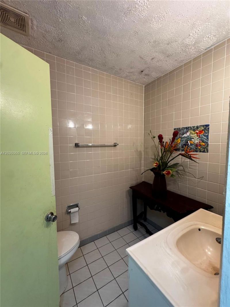 1251 NW 190th St, Miami Gardens, FL 33169 Photo