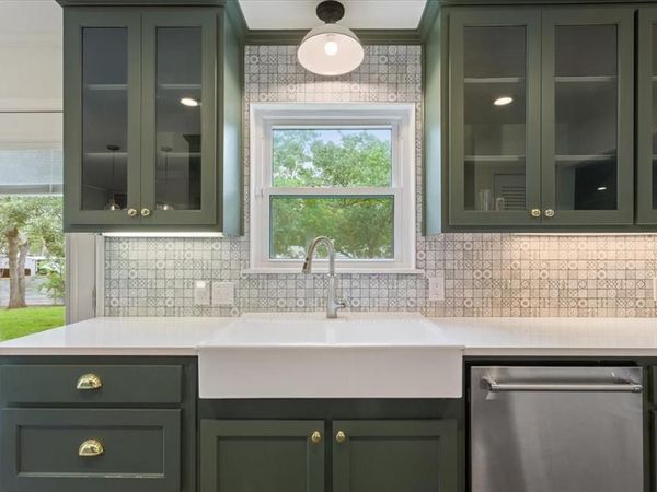 425 White Hall Road, Woodway, TX 76712
