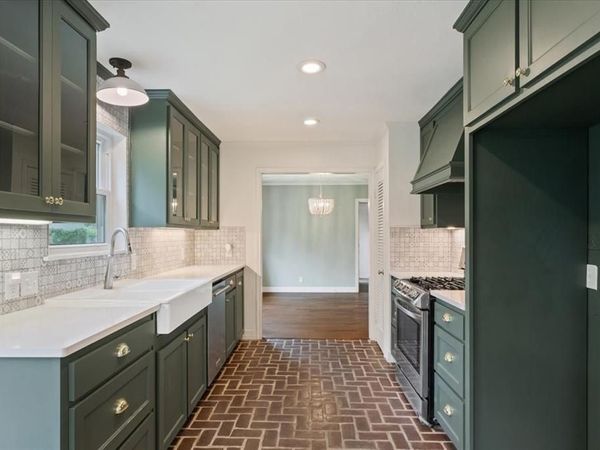 425 White Hall Road, Woodway, TX 76712