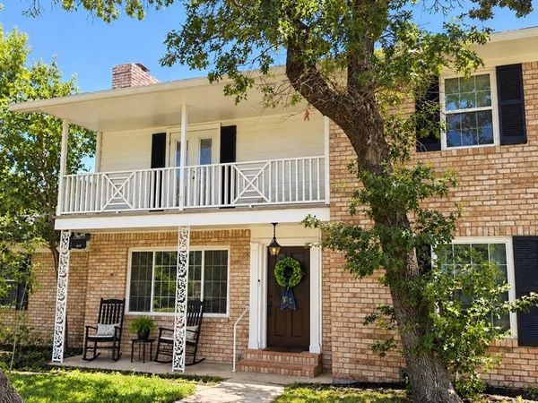 425 White Hall Road, Woodway, TX 76712