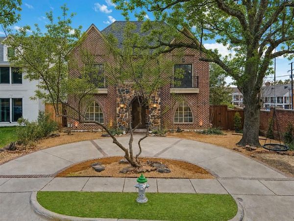 2945 Dyer Street, University Park, TX 75205